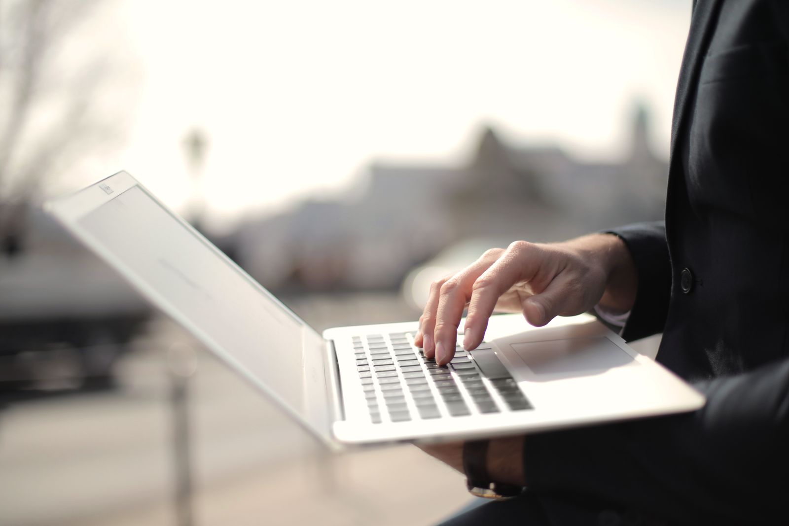 Best Flight Search Tools Compared: Google Flights, Skyscanner, and More