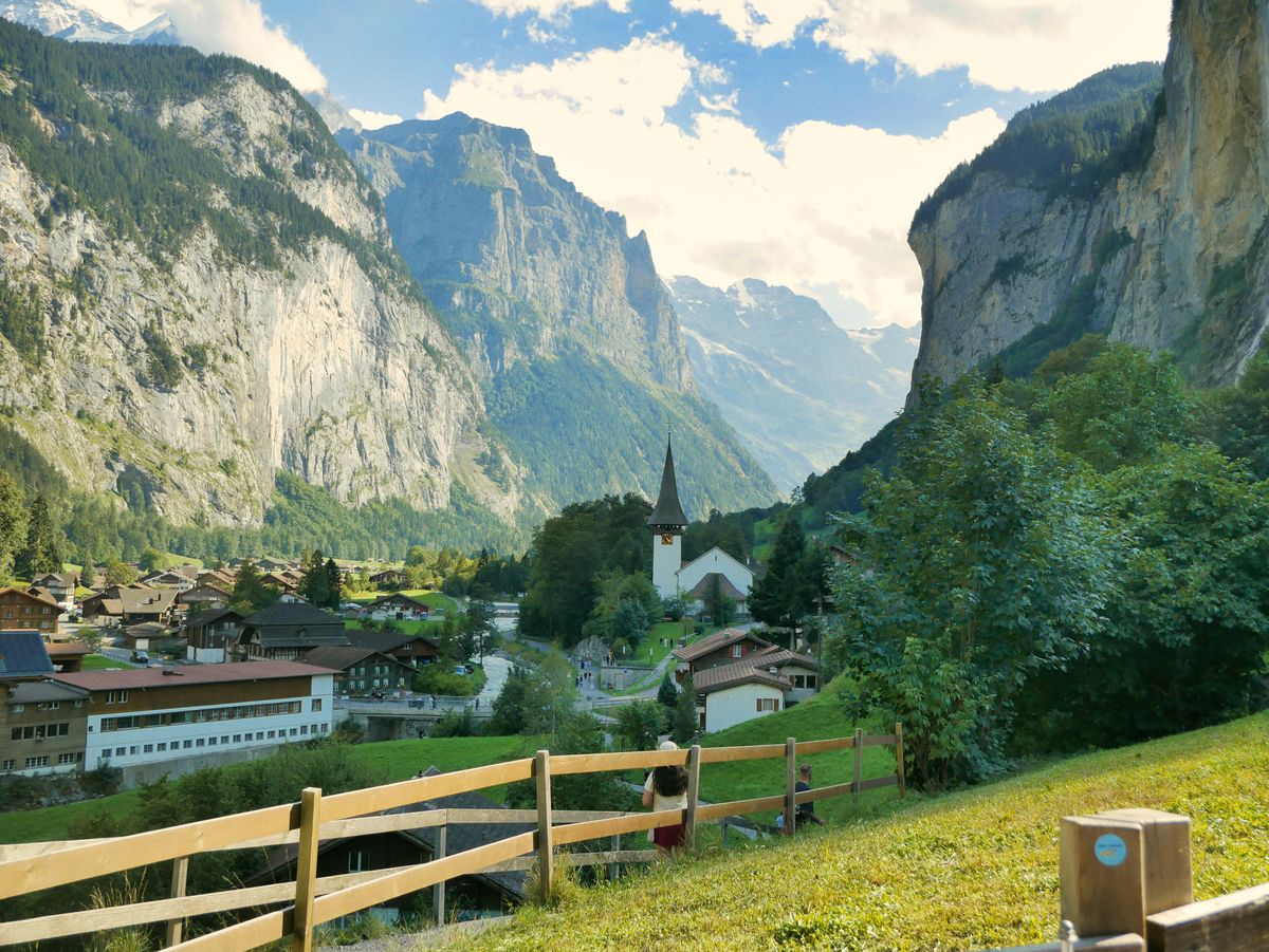 How to Book a Flight to Switzerland